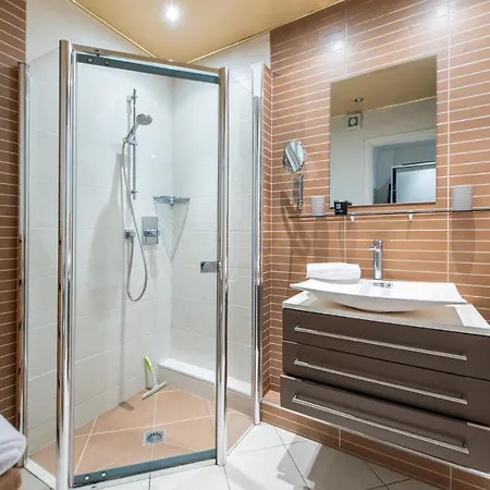 Happyfew Eros Apartman